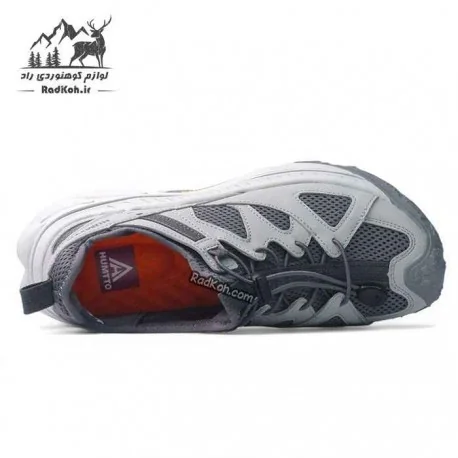 کفش هامتو مدل 160171B-2 رنگ طوسی با طراحی آج‌ دار برای چسبندگی بالا و پایداری در سطوح مختلف