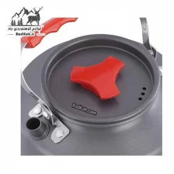 کتری سبک و مقاوم پکینیو TASTE 1 با ظرفیت ۸۰۰ میلی‌لیتر در فضای باز