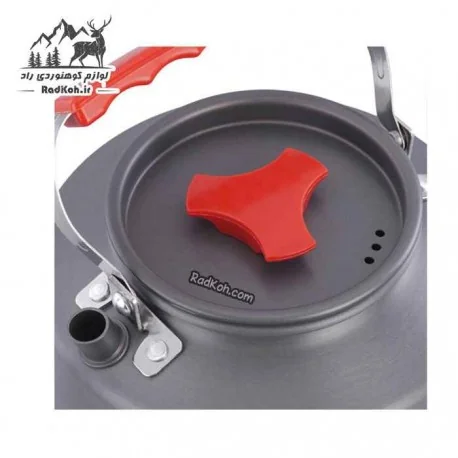 کتری سبک و مقاوم پکینیو TASTE 1 با ظرفیت ۸۰۰ میلی‌لیتر در فضای باز