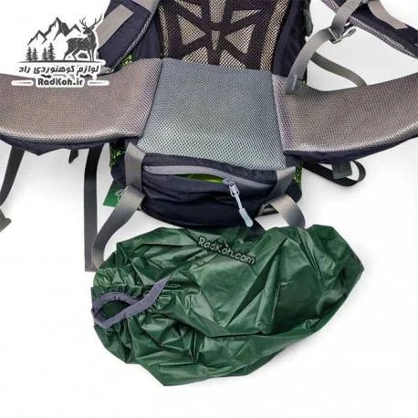 کوله پشتی کوه نوردی صخره مدل لوتسه دارای زیپ‌های مقاوم و دسته‌های بزرگ