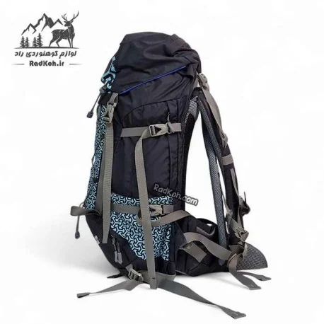 کوله پشتی 32 لیتری صخره مدل لوتسه مجهز به کاور باران و بندهای جانبی برای حمل تجهیزات اضافی