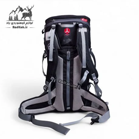 کوله کوه 30 لیتری قایا تا حدی در برابر نفوذ آب مقاوم