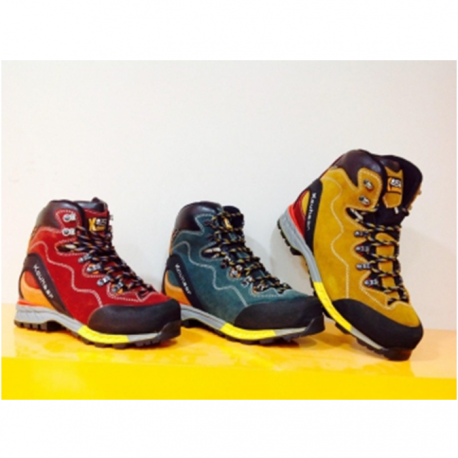 کفش کوهنوردی کوهسار مدل الوند زیره ویبرام رنگ طوسی و زرد و قرمز